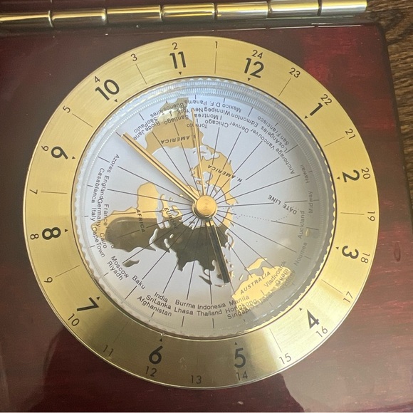 Cisco World Clock in Impressive display case. See pics - Picture 6 of 6